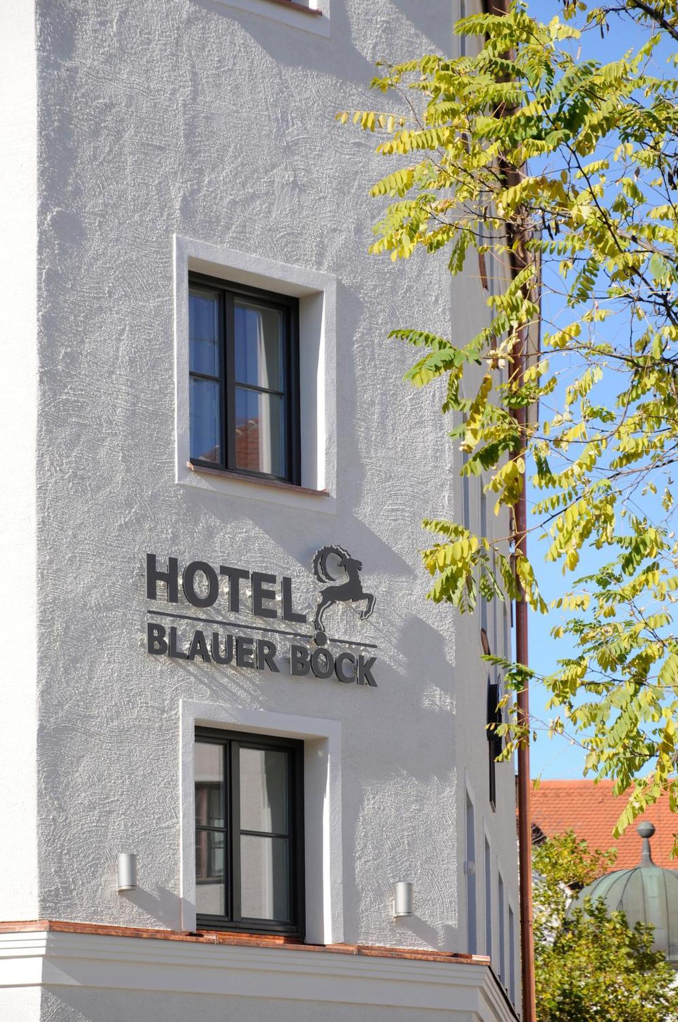 Hotel Blauer Bock 3*