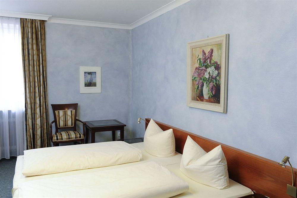 Hotel Blauer Bock 3*